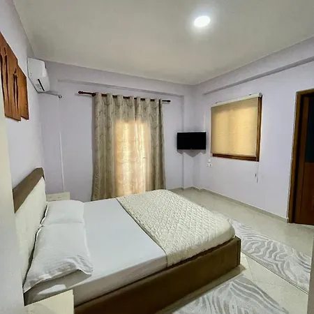 Guga Host House Vakantiehuis *
